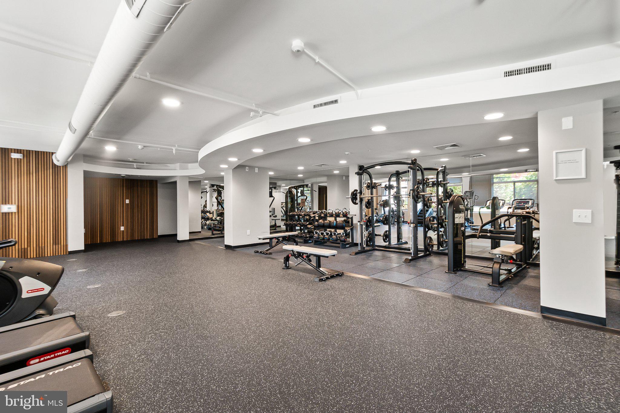 ECLIPSE ON CENTER PARK - Residential