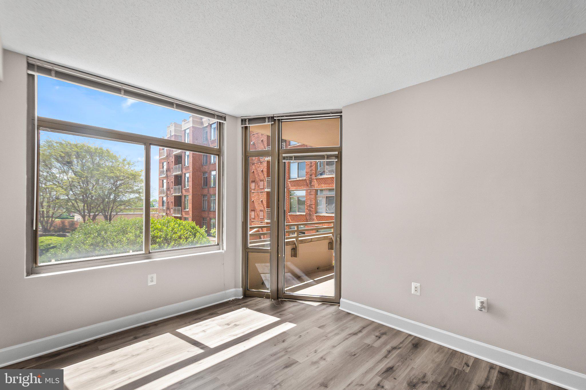 ECLIPSE ON CENTER PARK - Residential