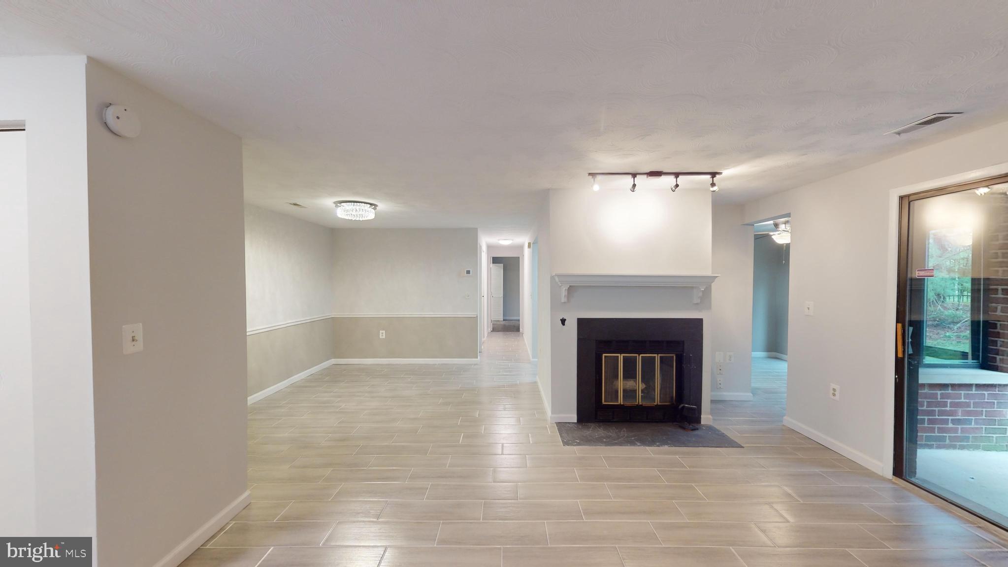 FARMINGDALE - Residential Lease