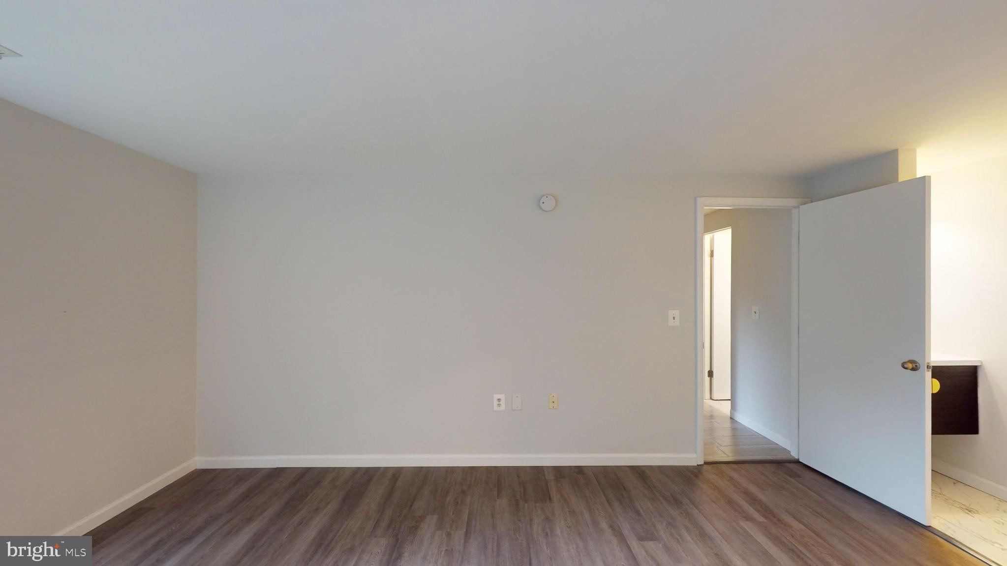 FARMINGDALE - Residential Lease