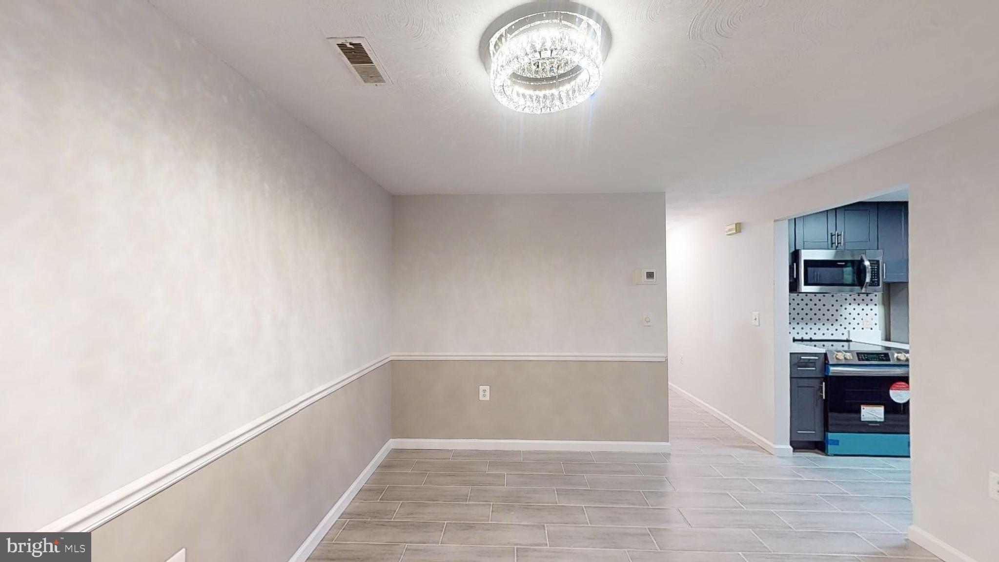 FARMINGDALE - Residential Lease