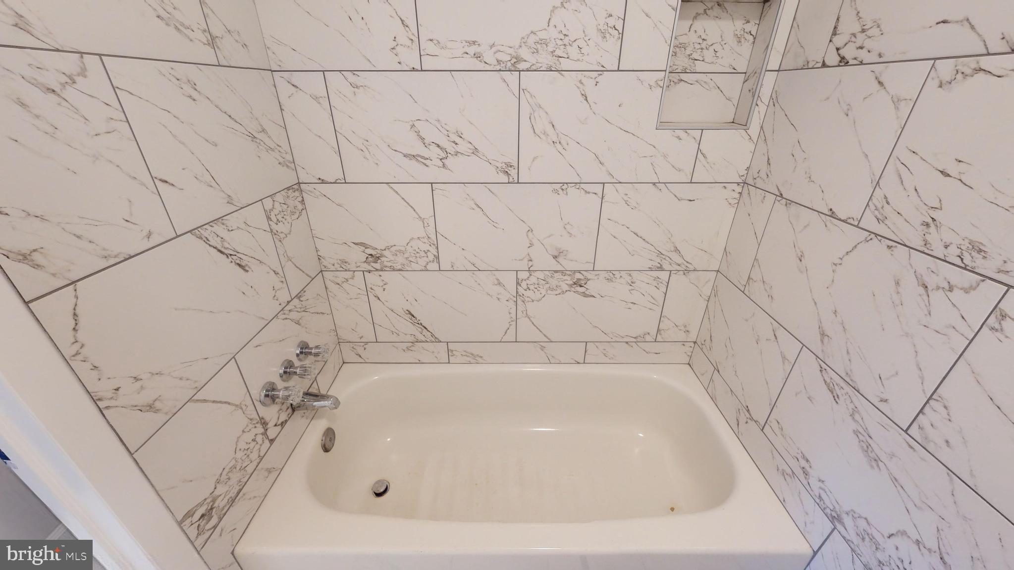 FARMINGDALE - Residential Lease