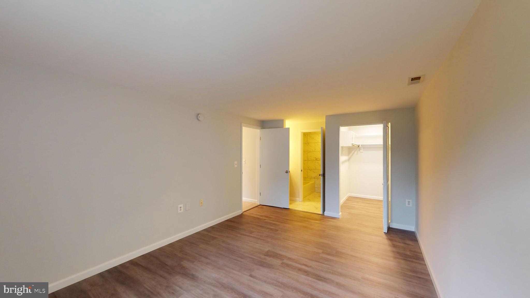 FARMINGDALE - Residential Lease