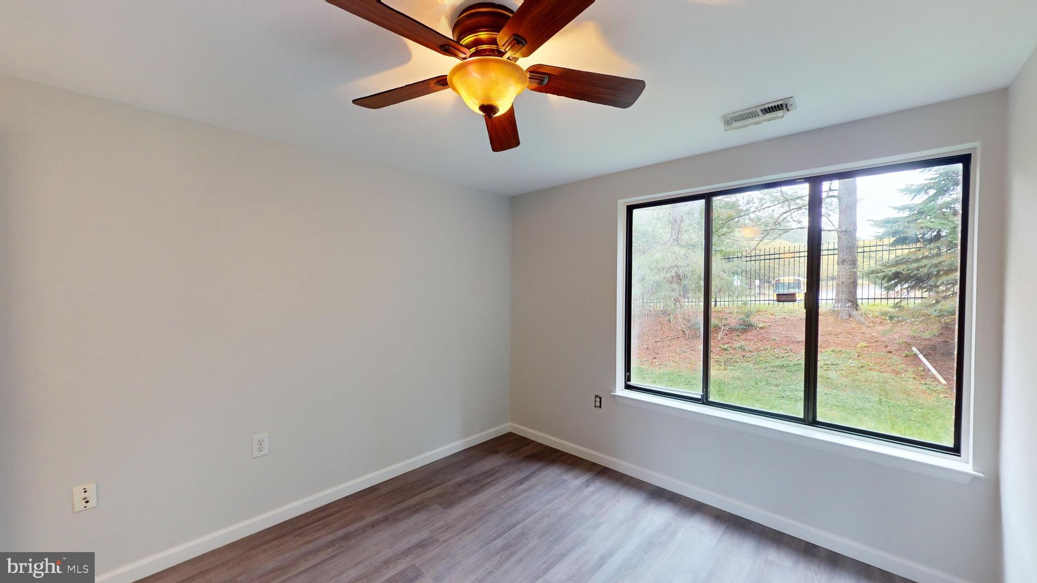 FARMINGDALE - Residential Lease