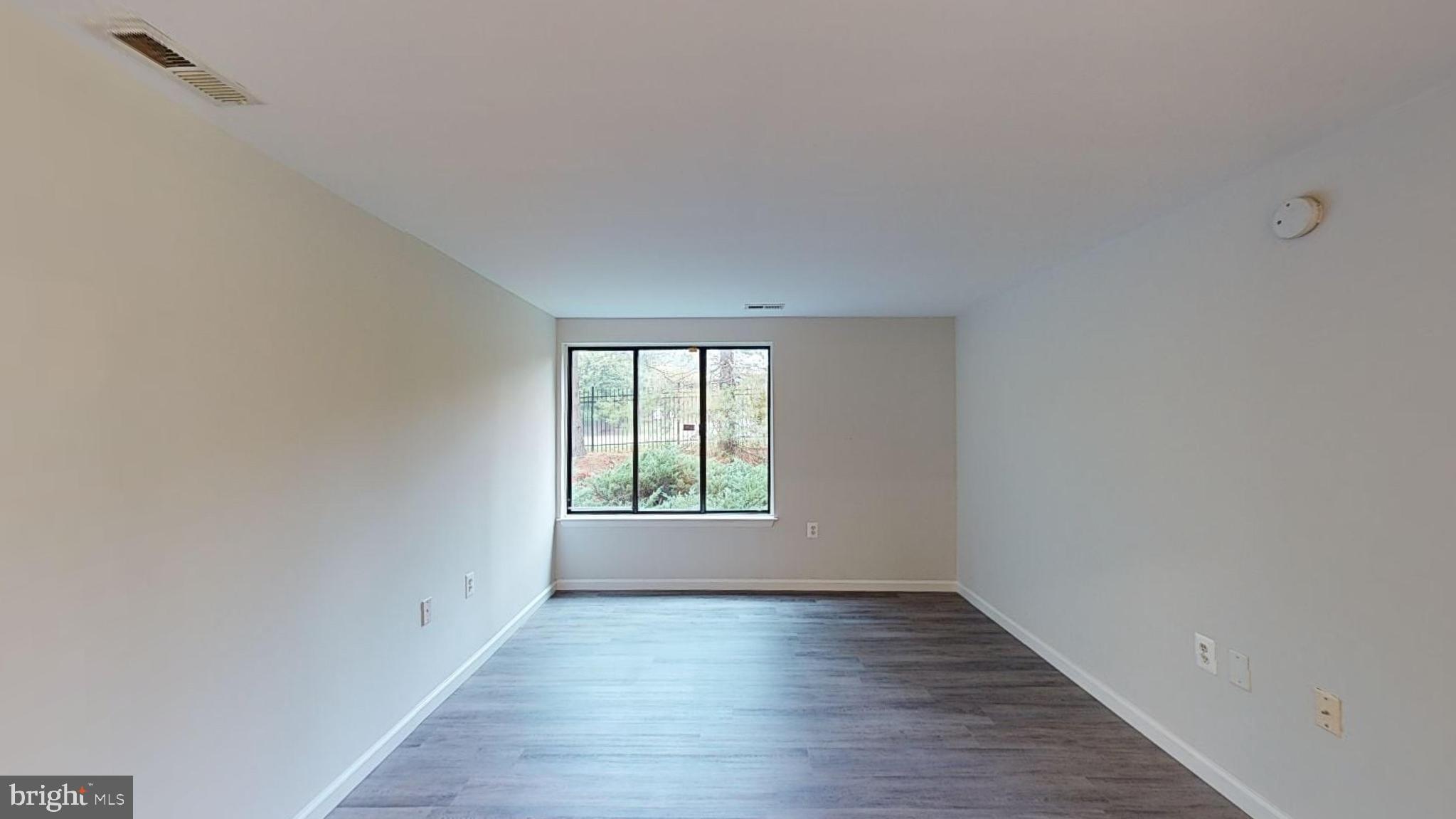 FARMINGDALE - Residential Lease