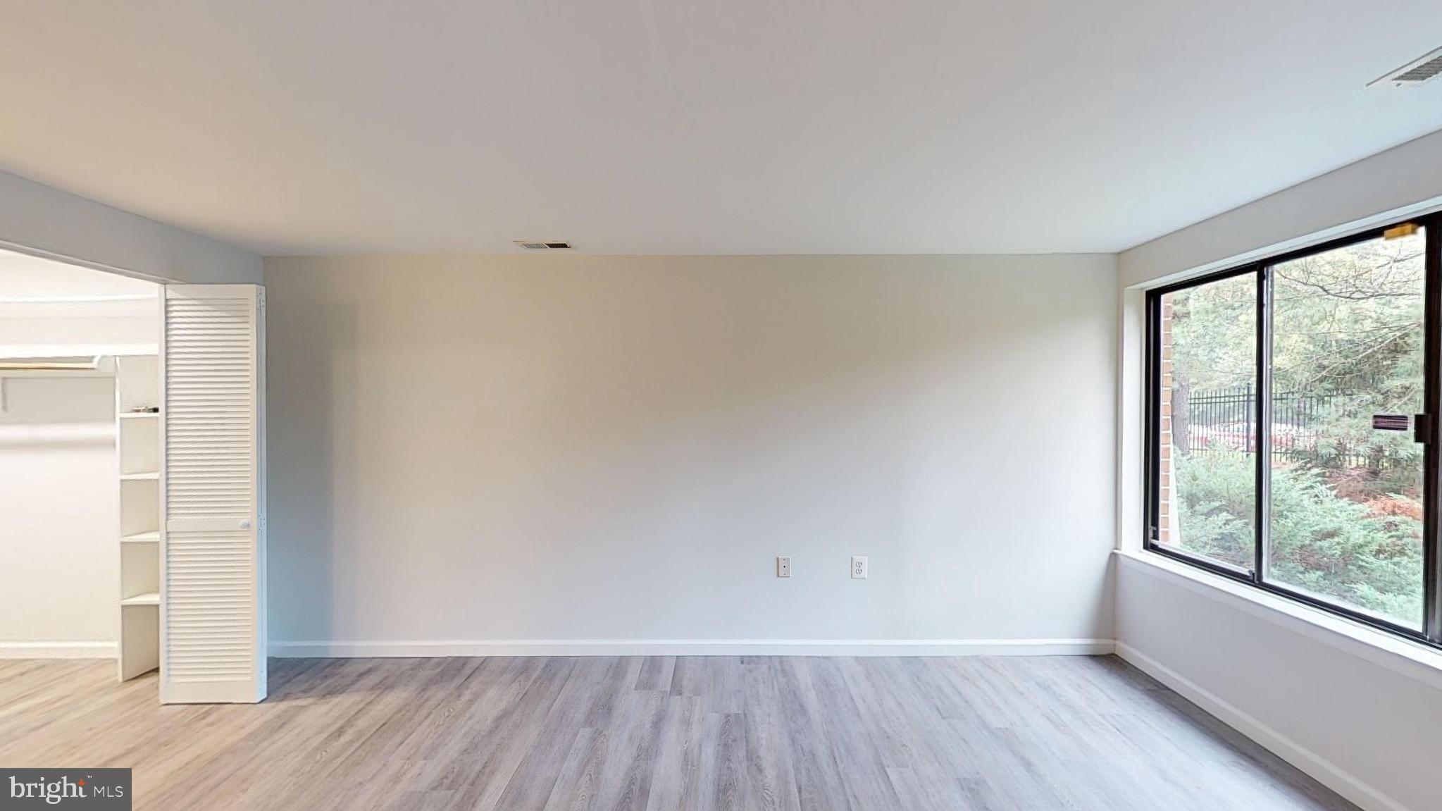 FARMINGDALE - Residential Lease