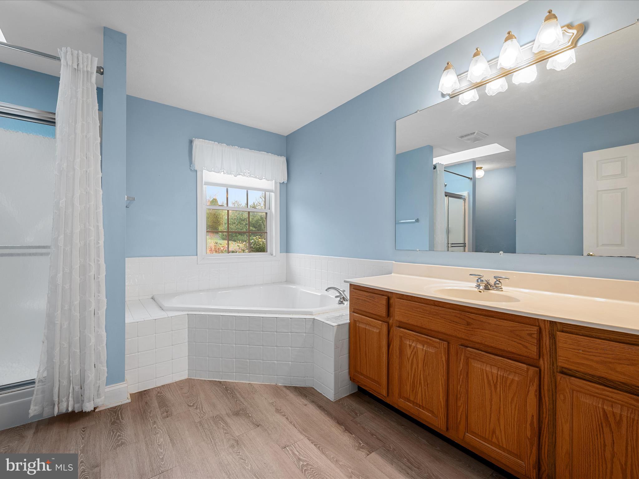 HAMPSHIRE ESTATES - Residential