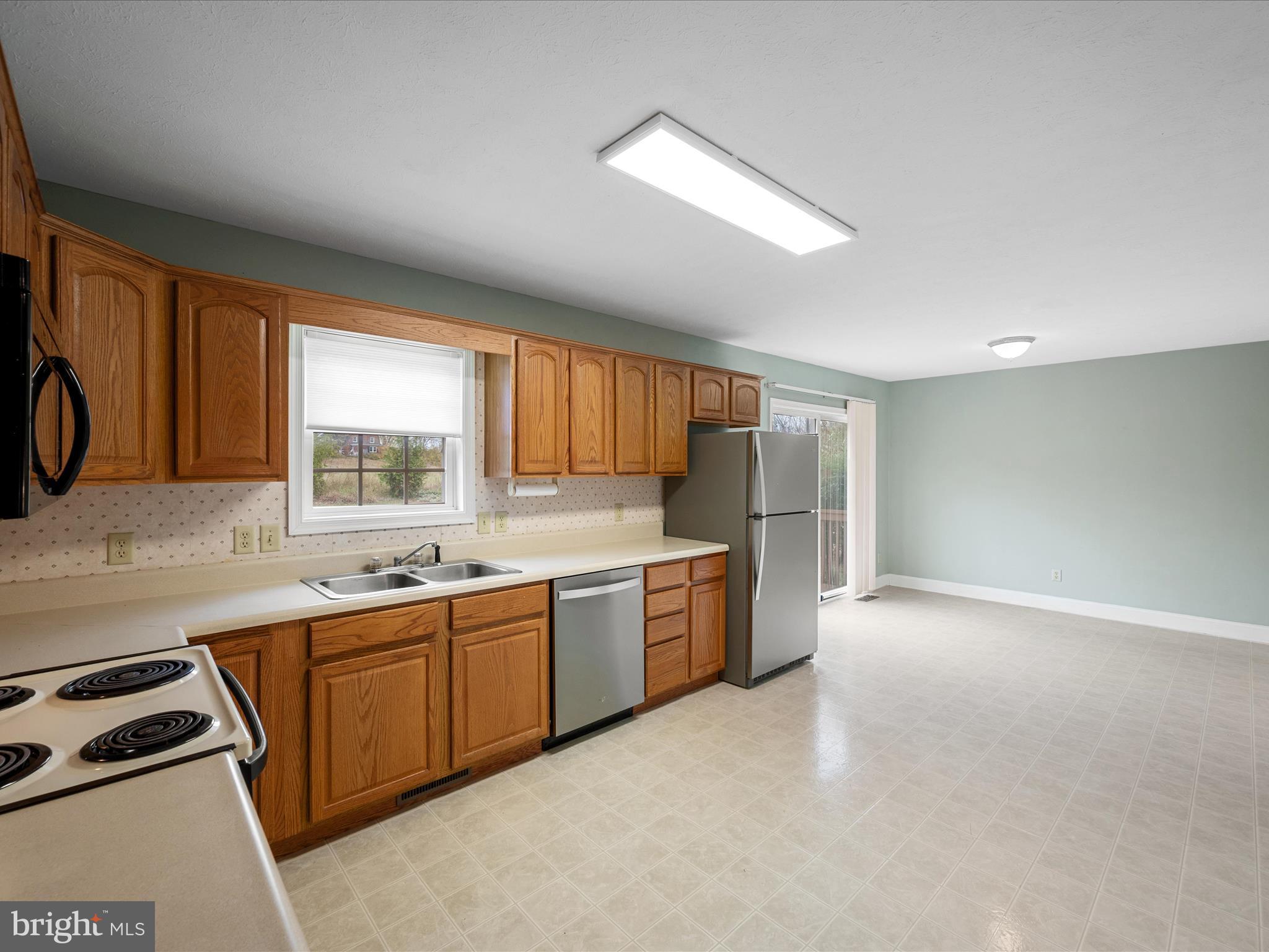 HAMPSHIRE ESTATES - Residential