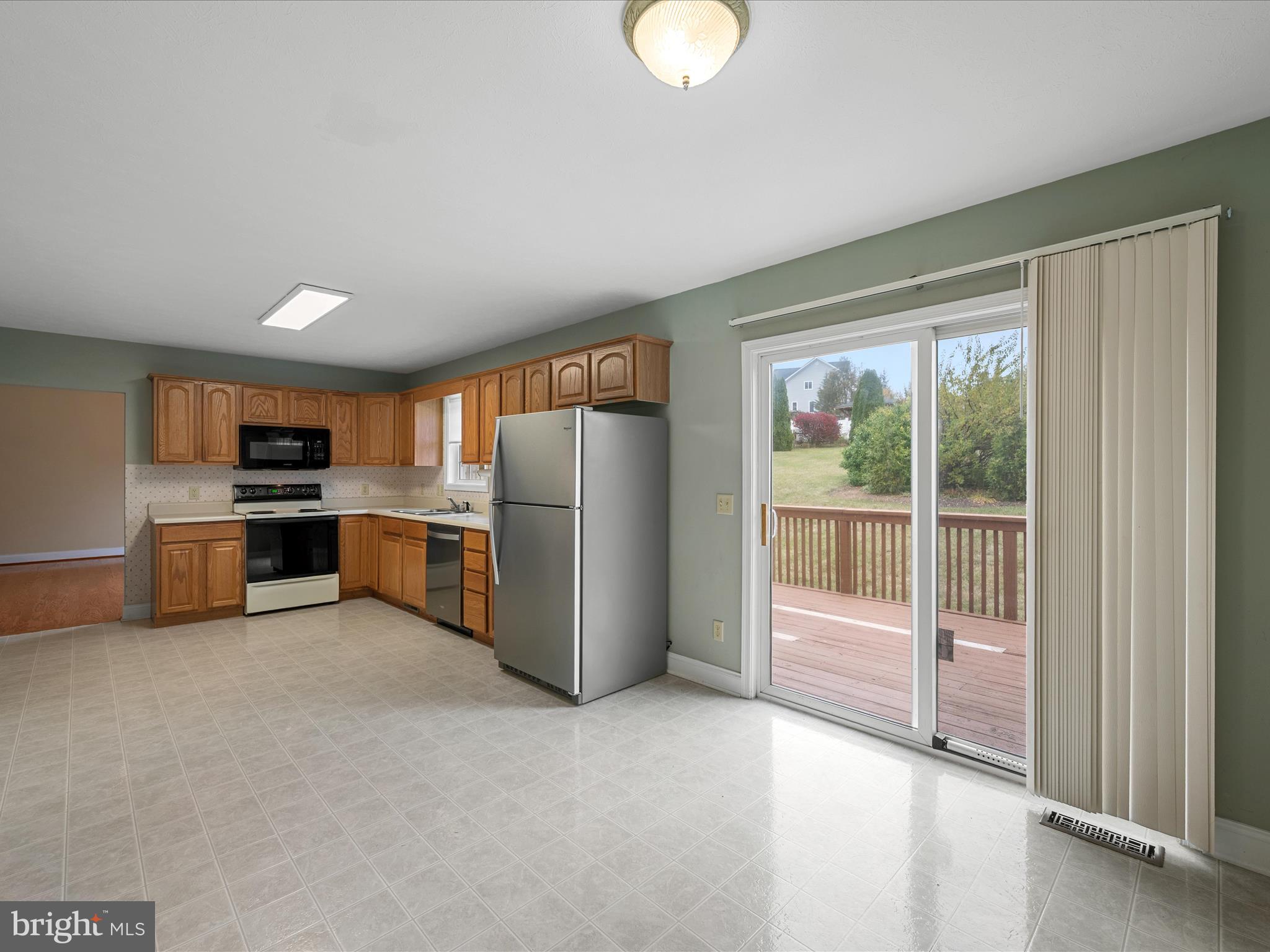 HAMPSHIRE ESTATES - Residential