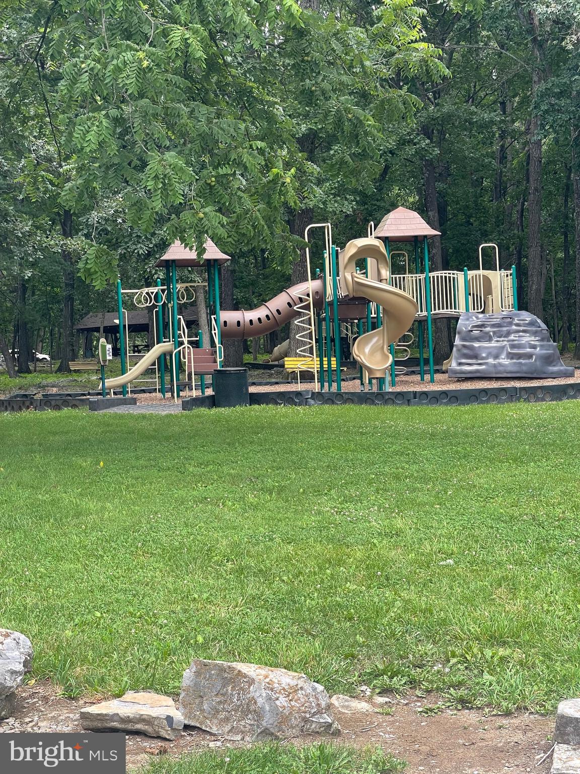 HAMPSHIRE ESTATES - Residential