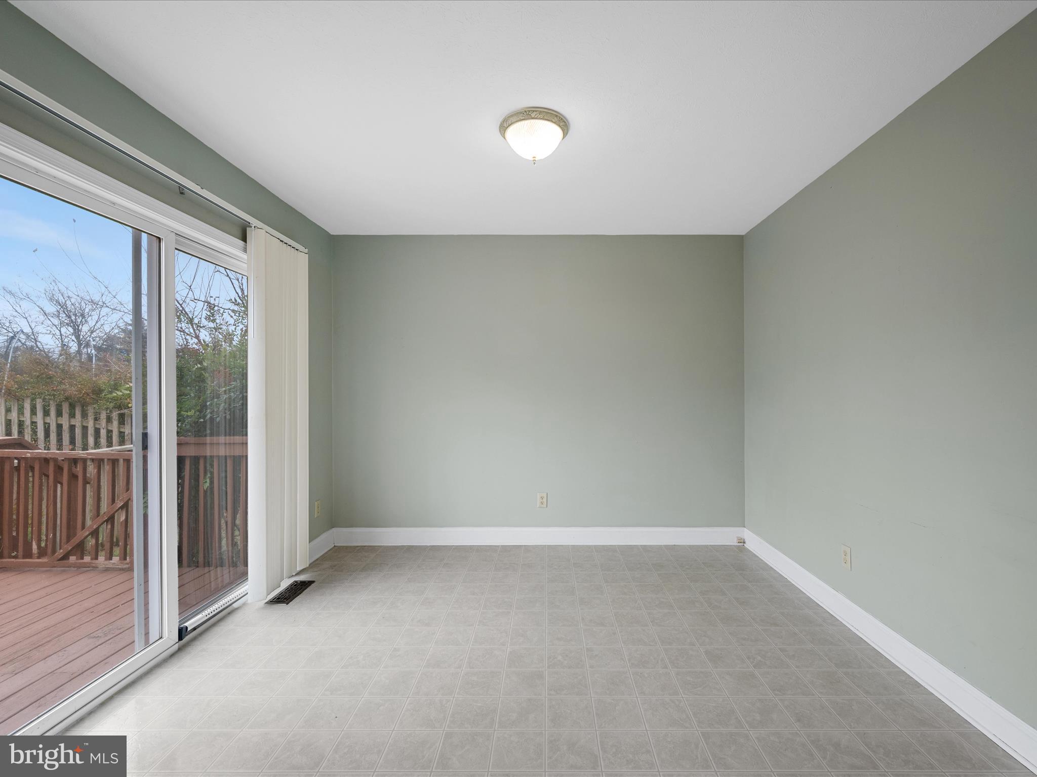 HAMPSHIRE ESTATES - Residential