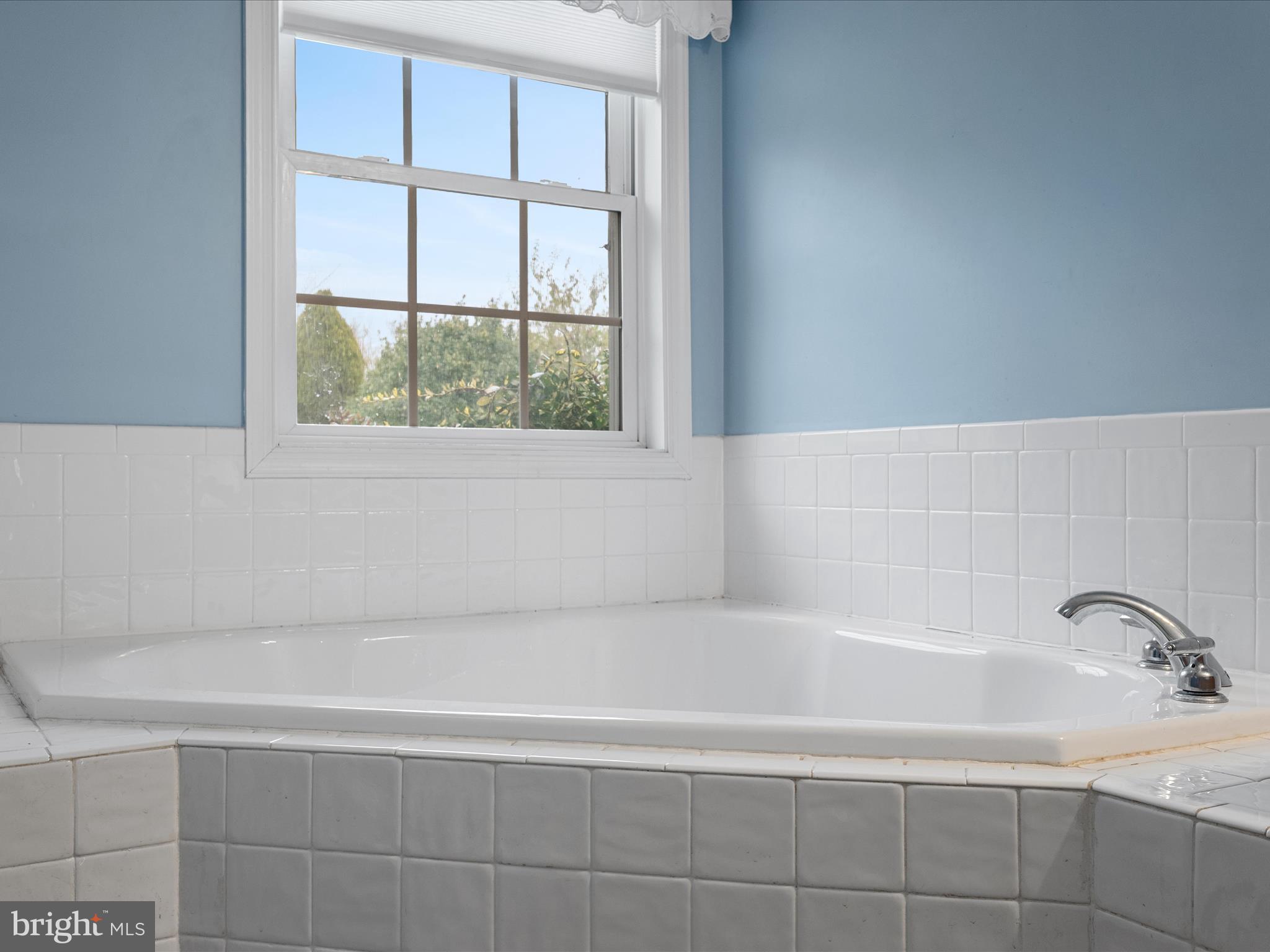 HAMPSHIRE ESTATES - Residential