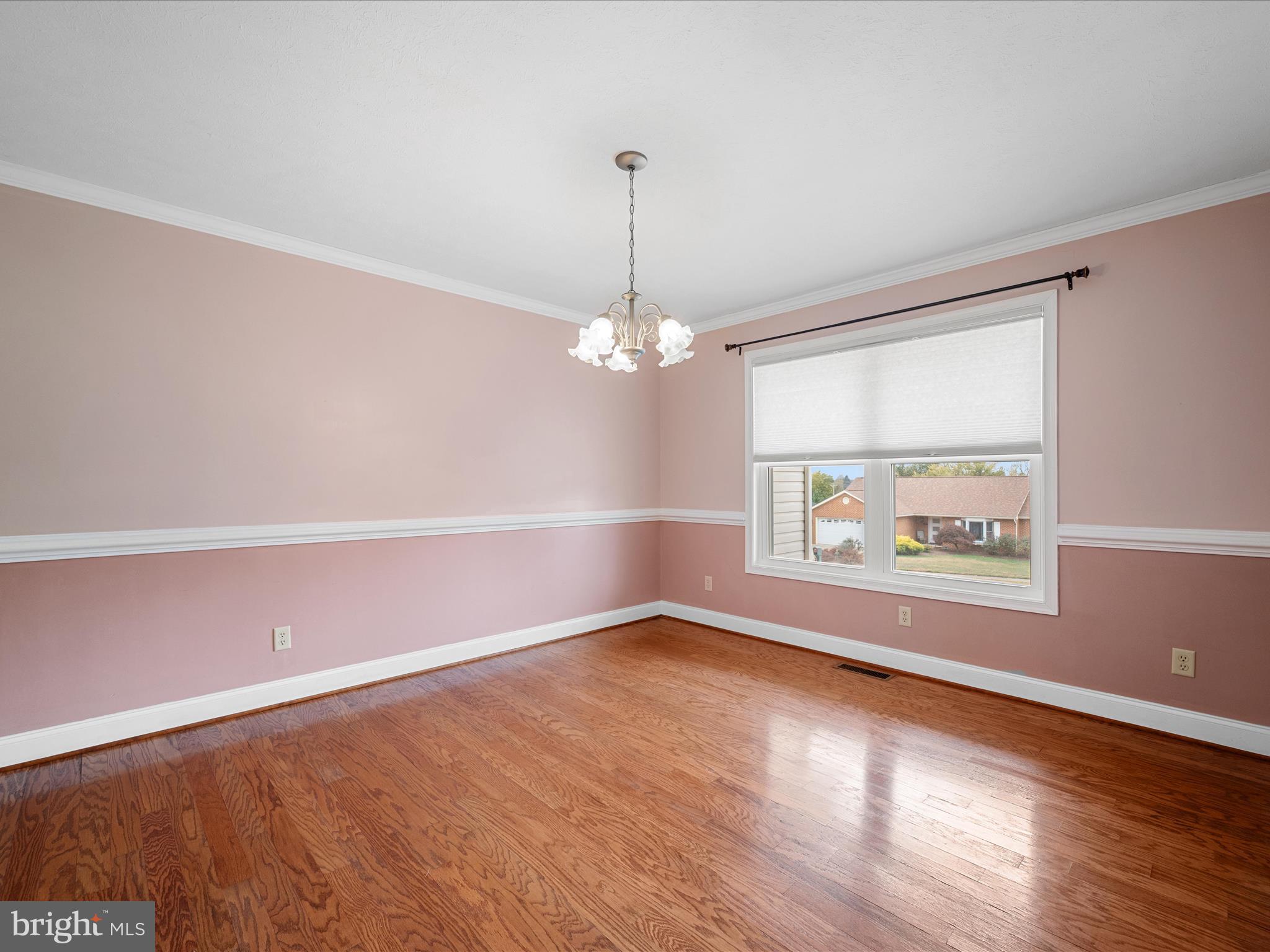 HAMPSHIRE ESTATES - Residential