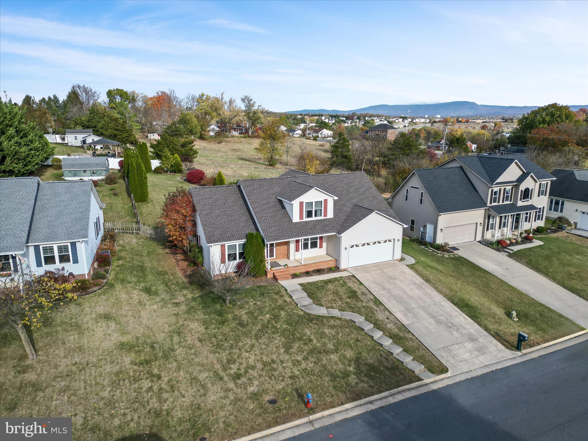 HAMPSHIRE ESTATES - Residential