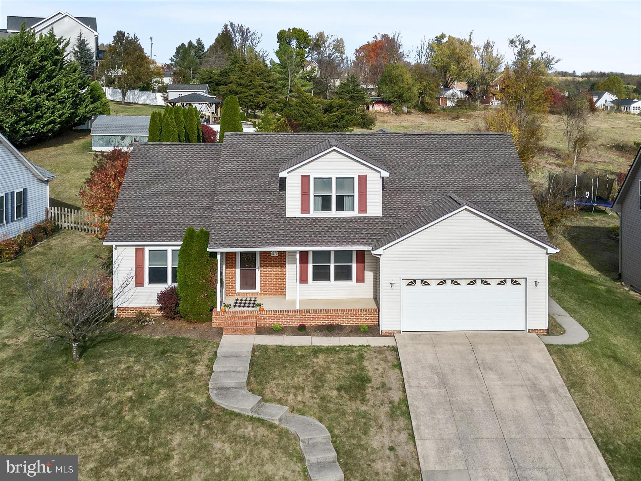 HAMPSHIRE ESTATES - Residential