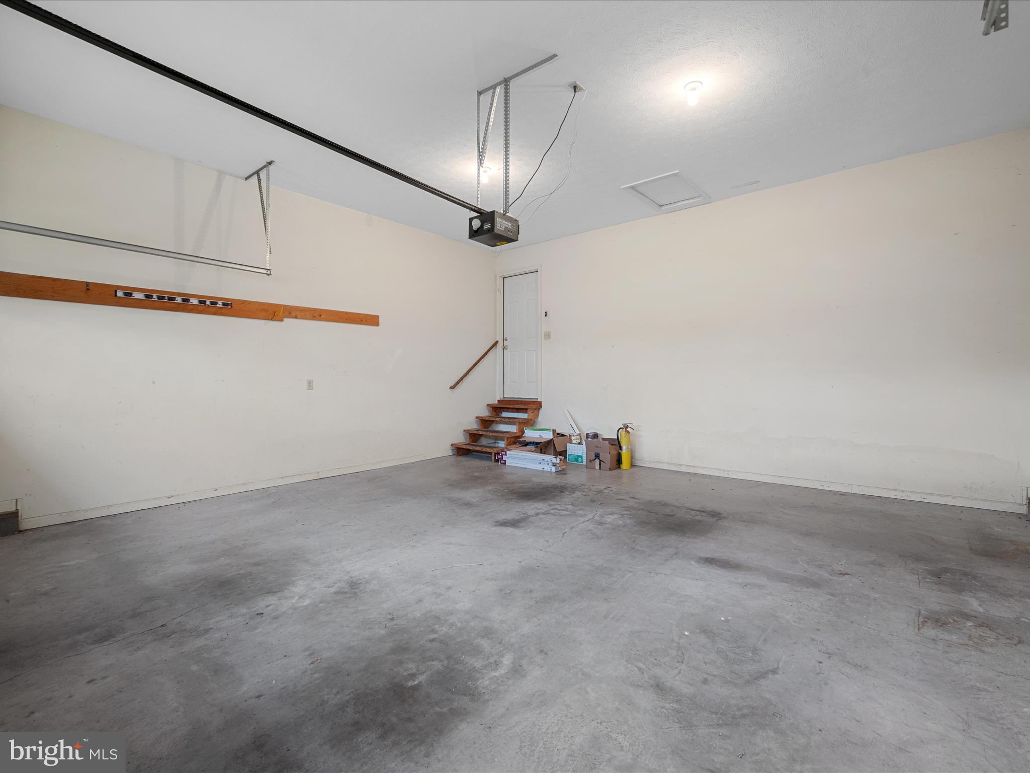 HAMPSHIRE ESTATES - Residential