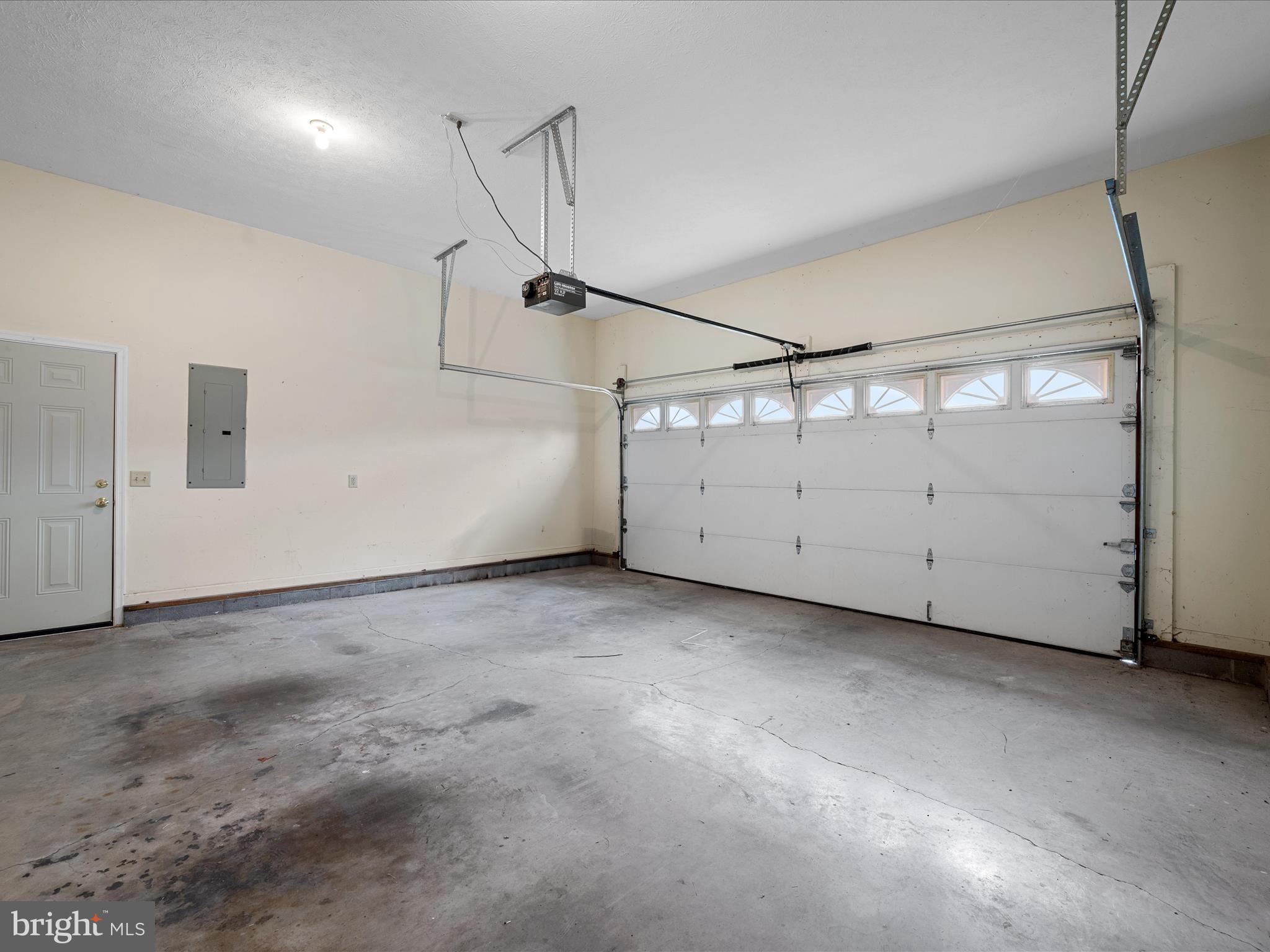 HAMPSHIRE ESTATES - Residential