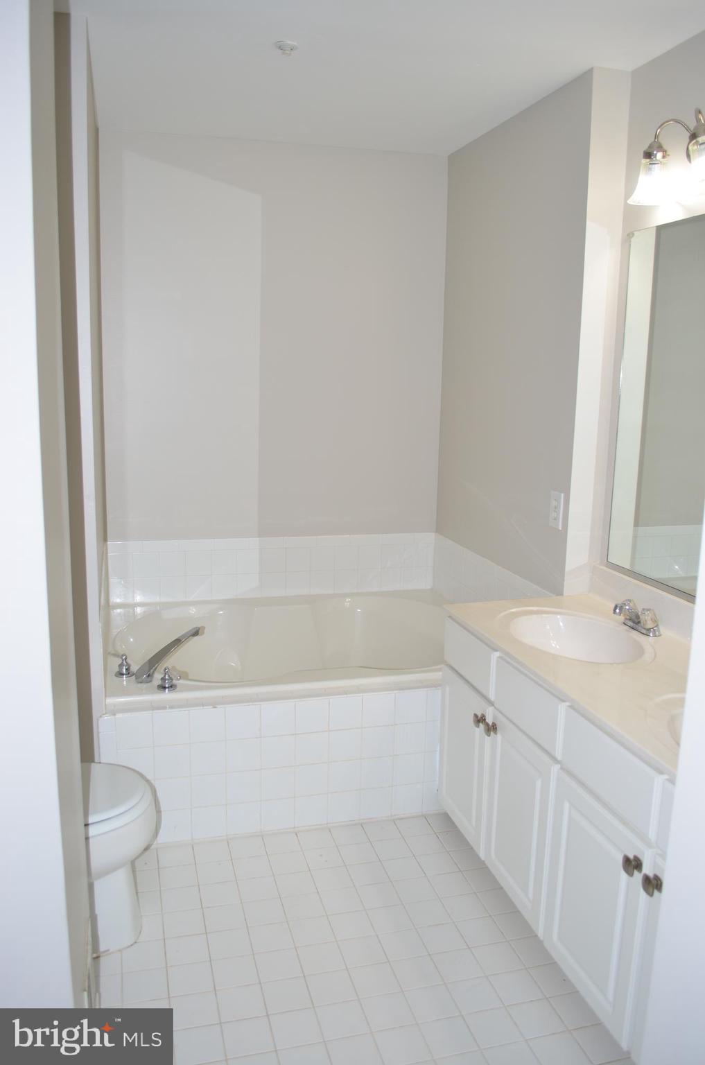 THE VILLAGE SOUTHFIELD - Residential Lease