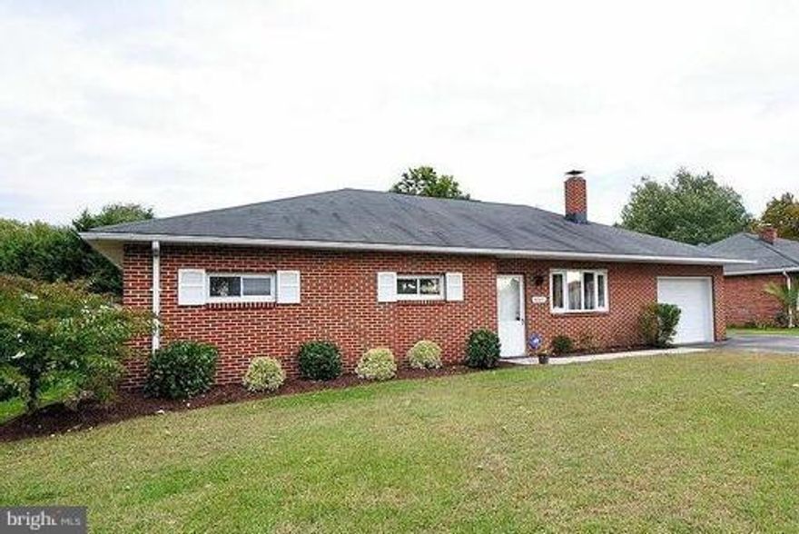 Serene waterside living in coveted Ventnor community. BRICK RANCHER WITH WATERVIEWS & OVER $42k IN RECENT RENOVATIONS! THIS HOUSE IS STUNNING!! Open floorplan w/ custom cabinetry, granite, ss appliances, hardwood floors & wood fireplace. Large sunroom w/ cathedral ceilings. 2nd bath is auxiliary. Water access a few steps away. A tranquil, scenic homefront, without sacrificing a great location!