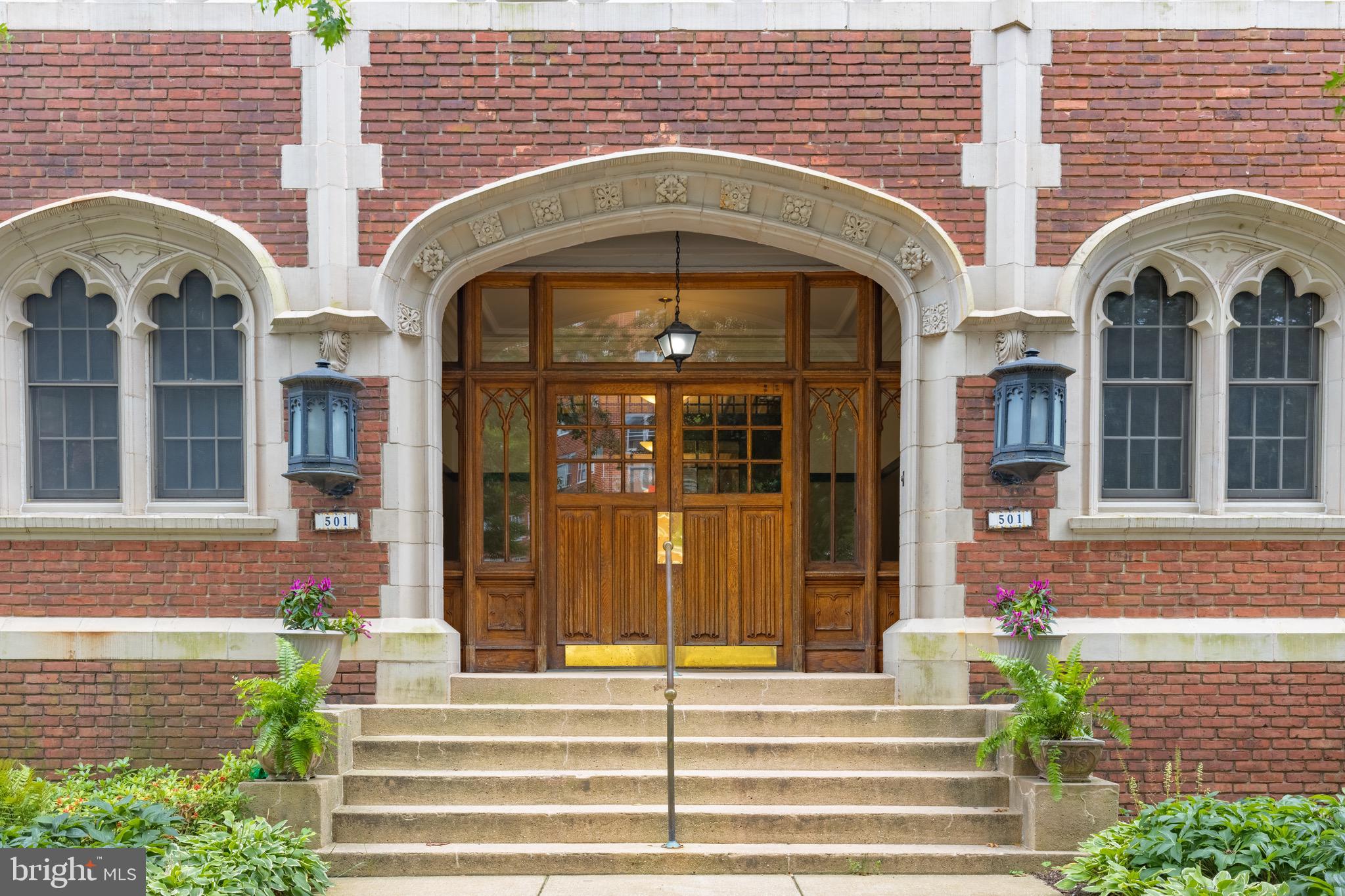 ROLAND PARK - Residential