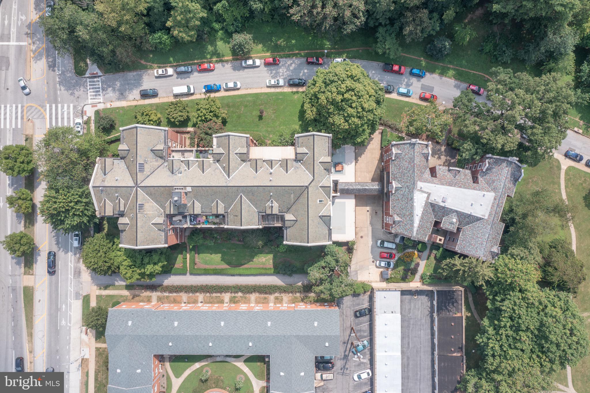 ROLAND PARK - Residential