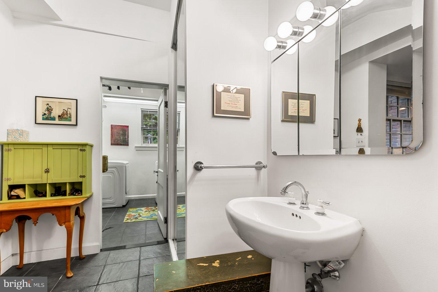 ROLAND PARK - Residential