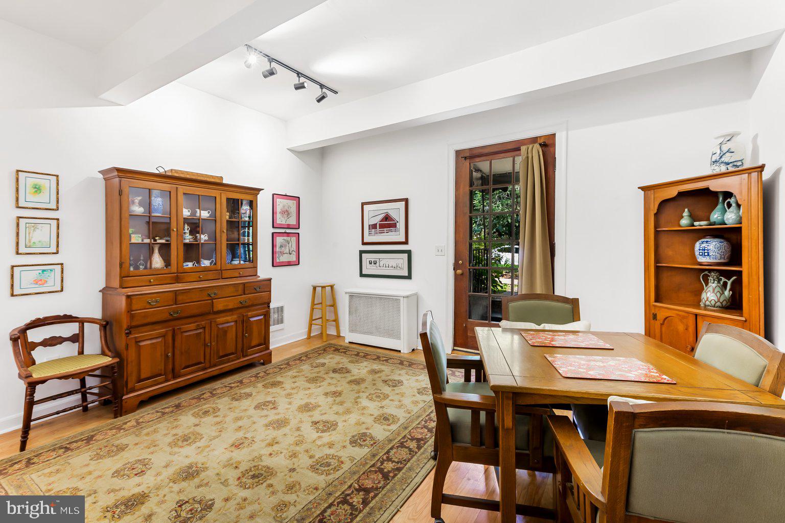 ROLAND PARK - Residential