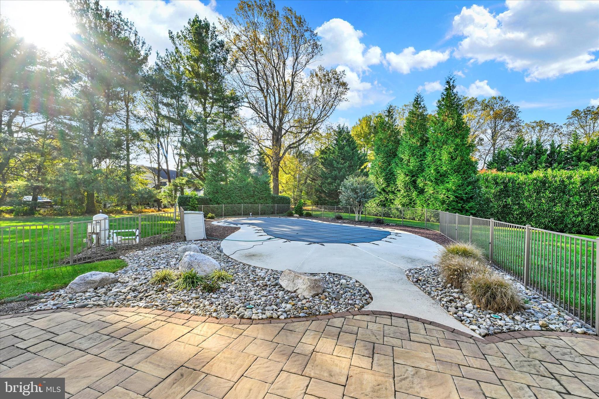 MANOR RIDGE - Residential