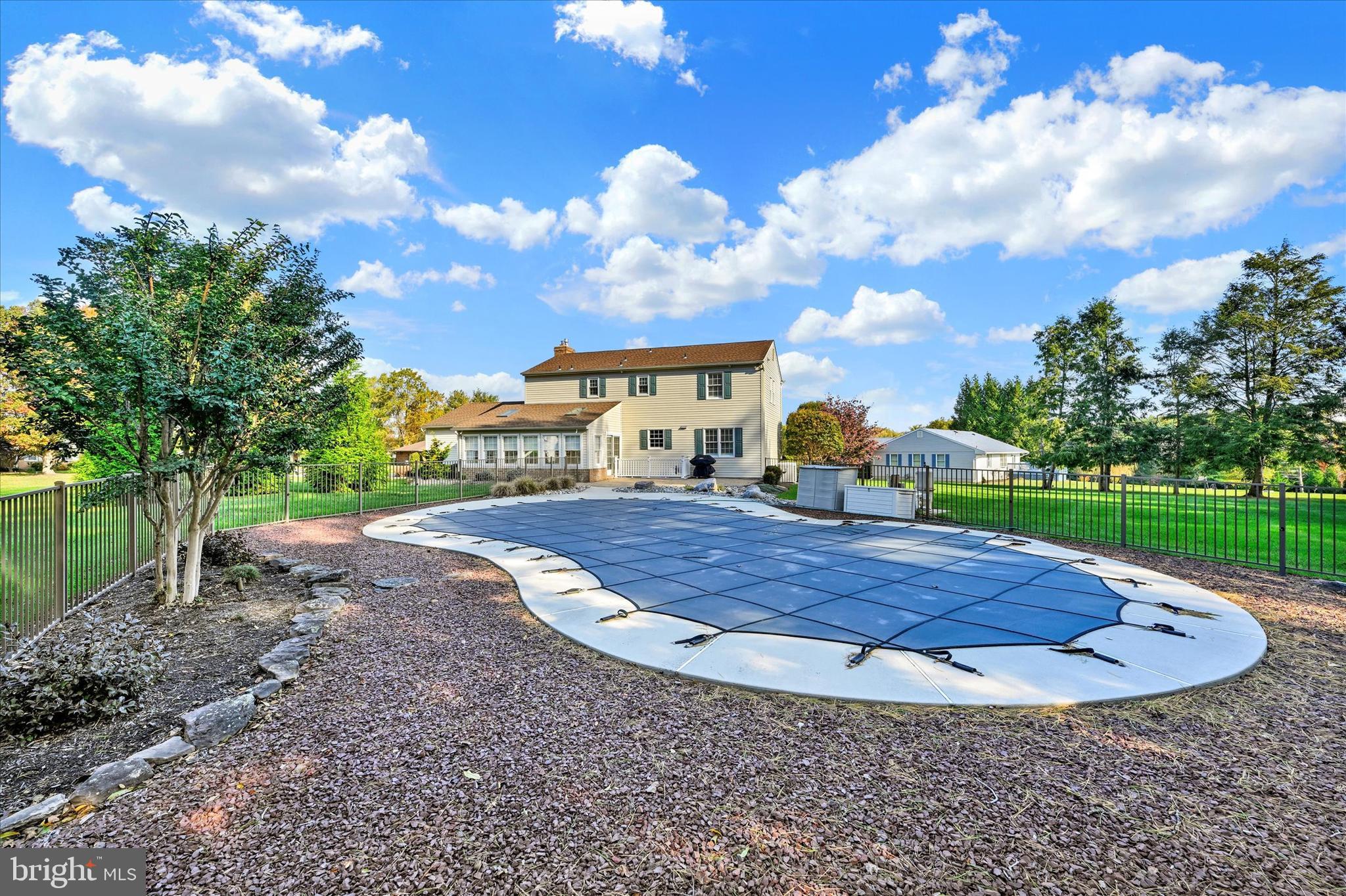 MANOR RIDGE - Residential