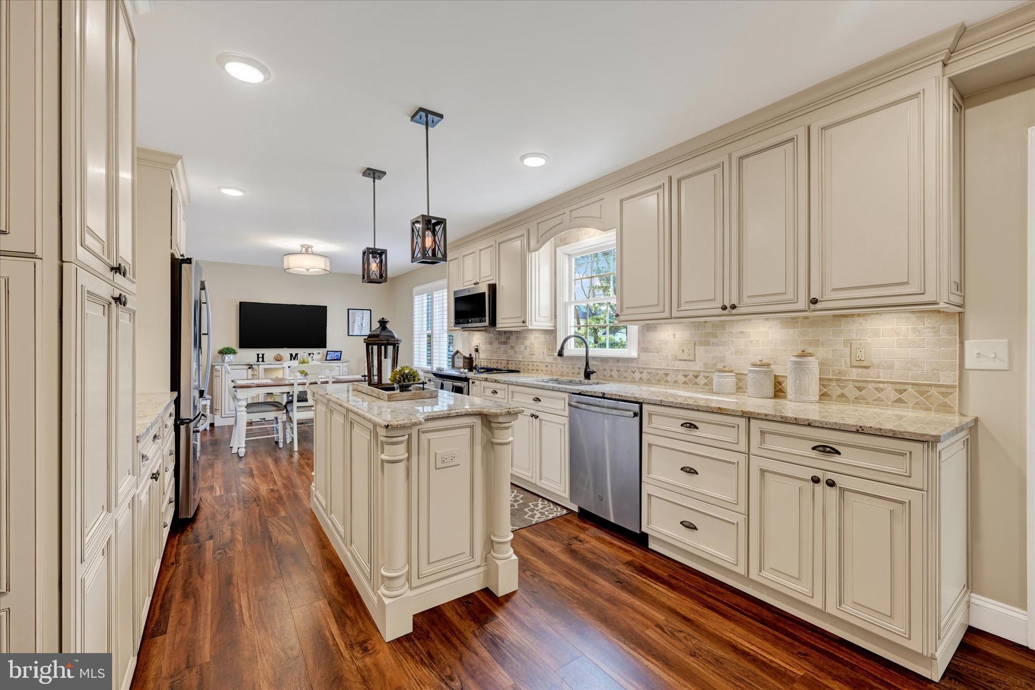 MANOR RIDGE - Residential