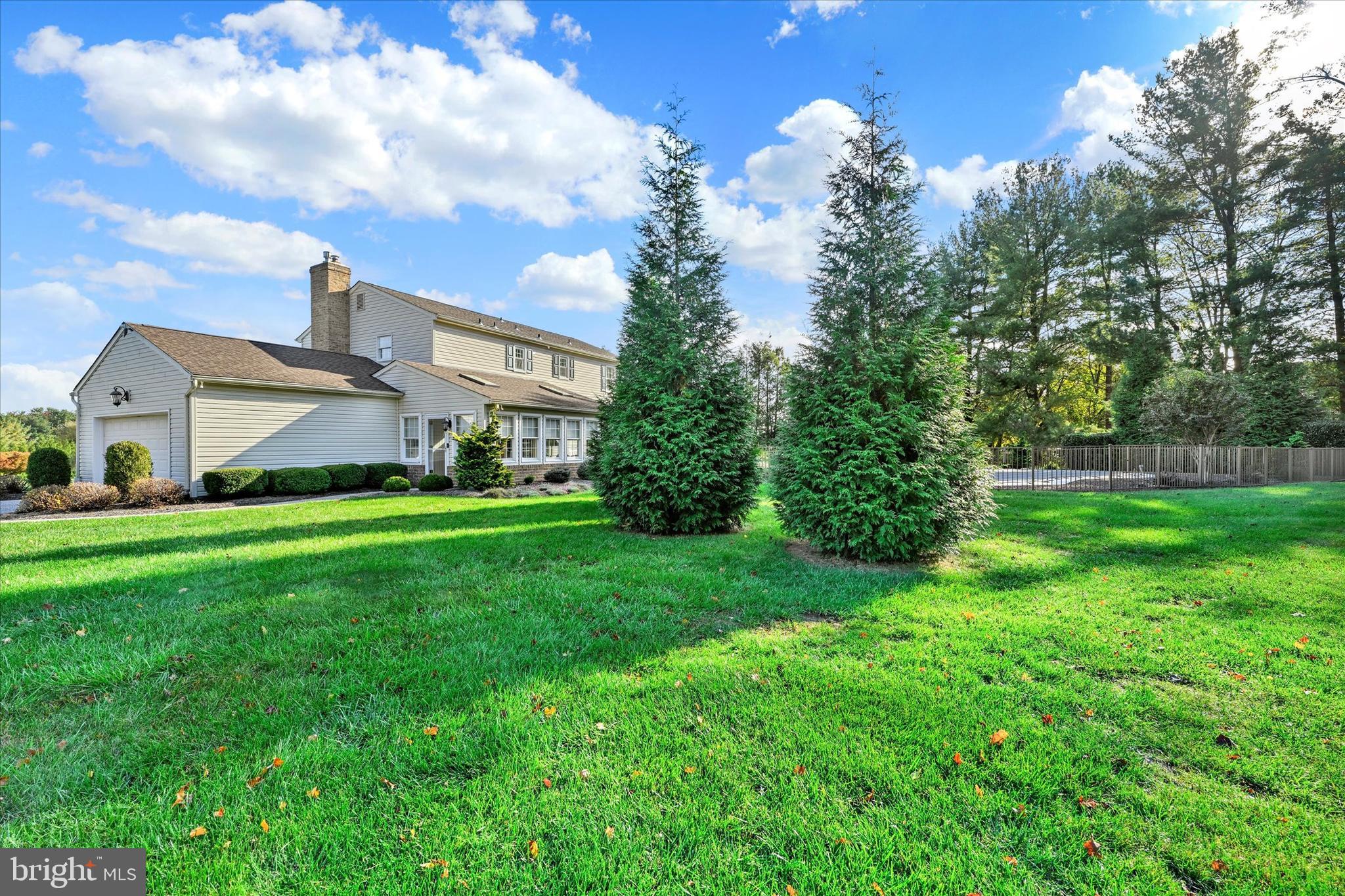 MANOR RIDGE - Residential