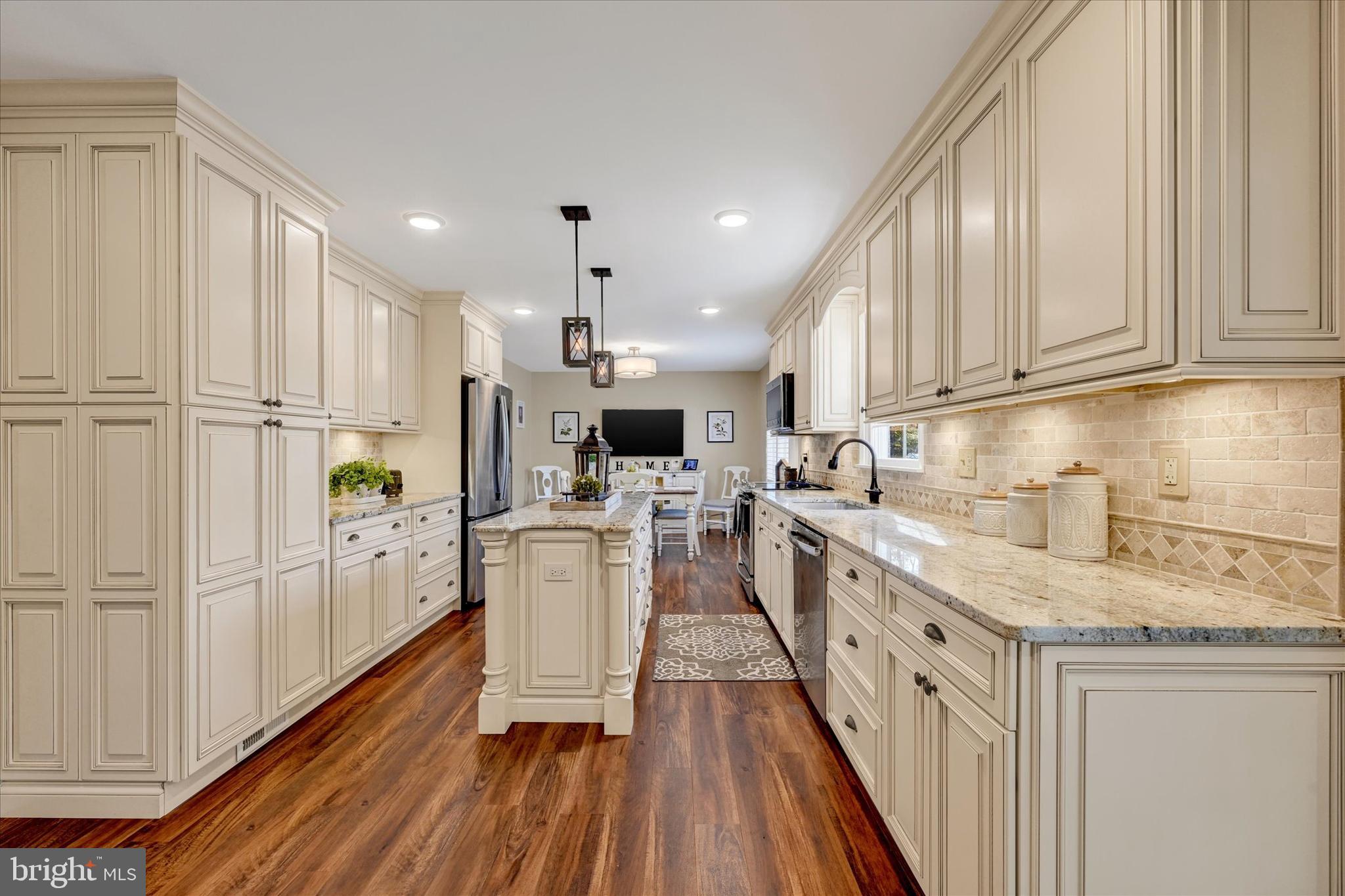 MANOR RIDGE - Residential