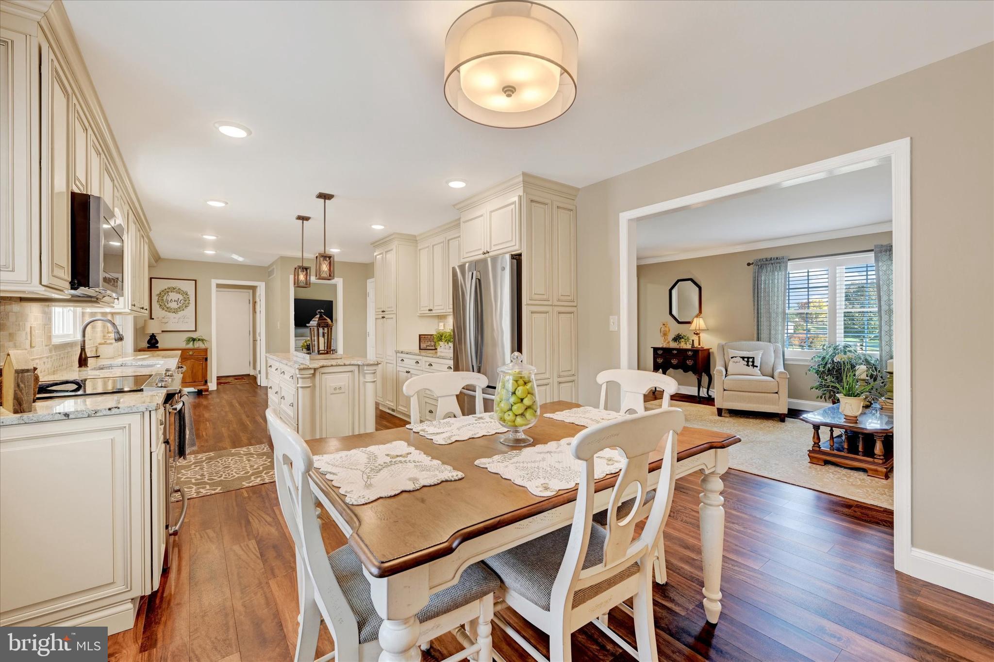 MANOR RIDGE - Residential