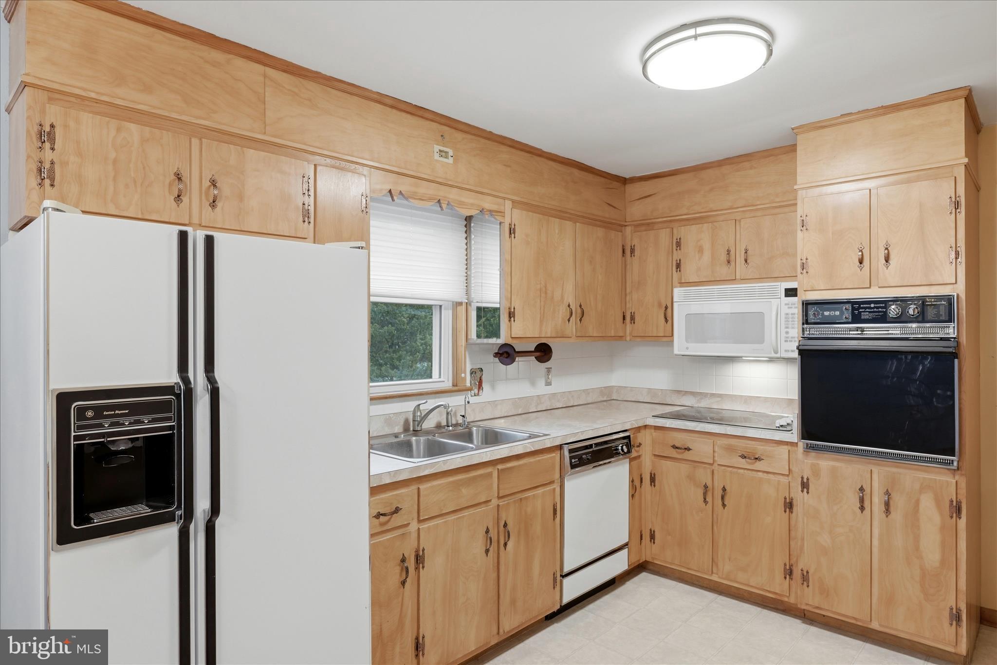 ROLLING FIELDS - Residential