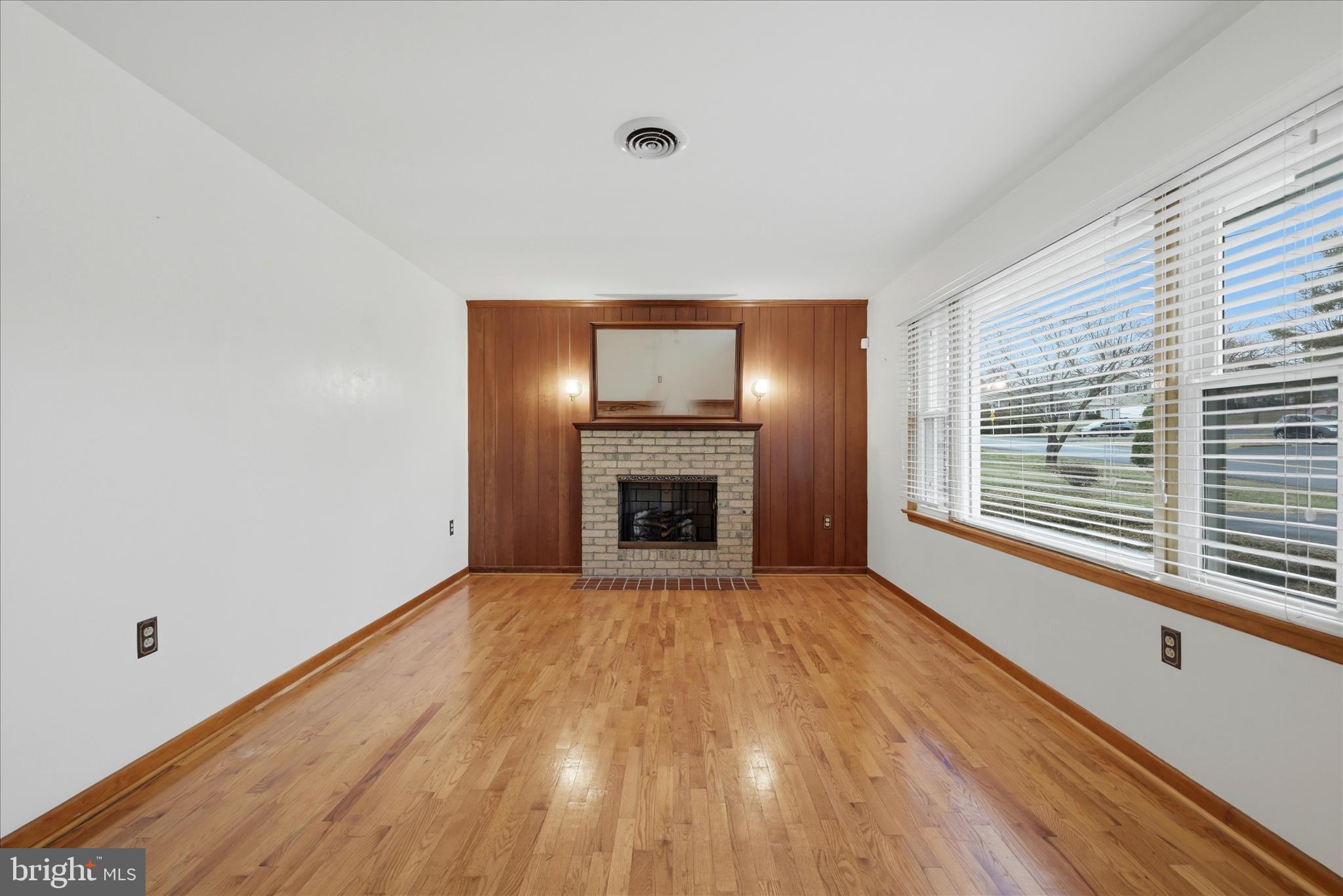 ROLLING FIELDS - Residential