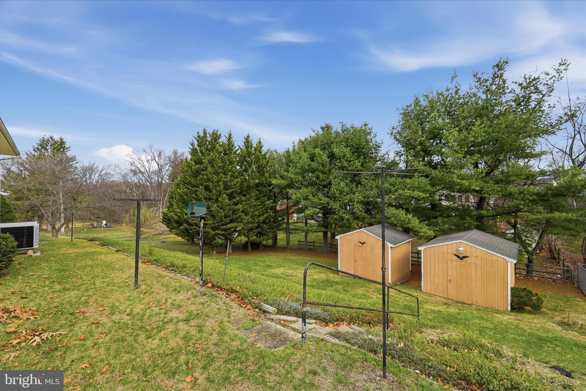 ROLLING FIELDS - Residential