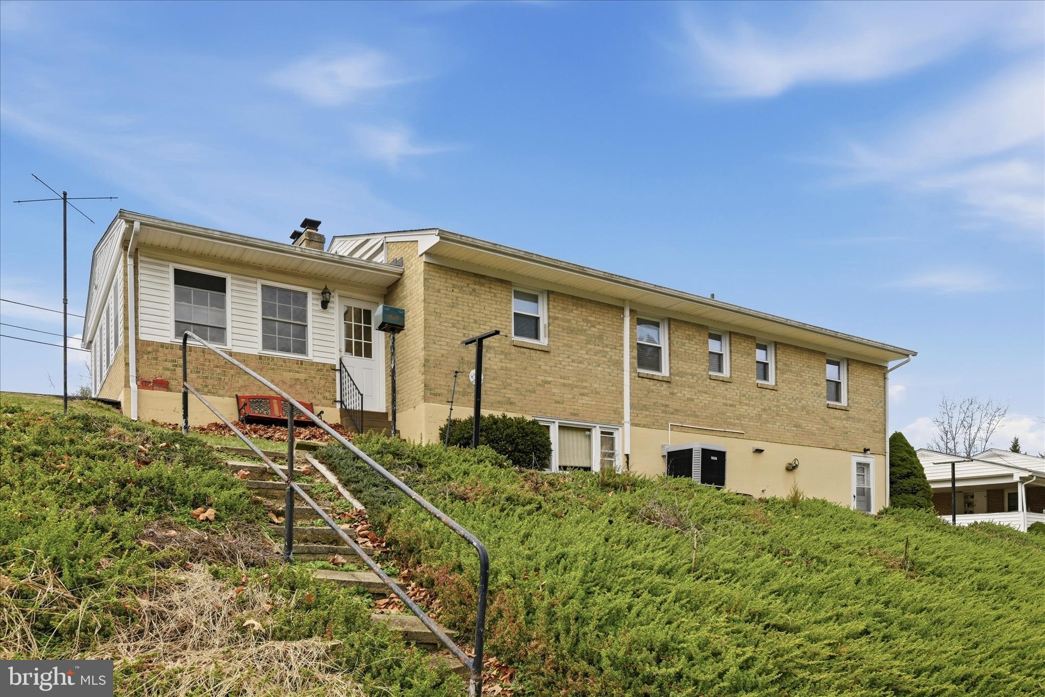 ROLLING FIELDS - Residential