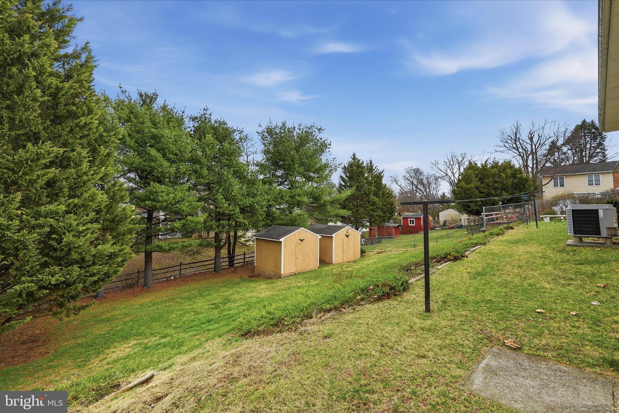 ROLLING FIELDS - Residential