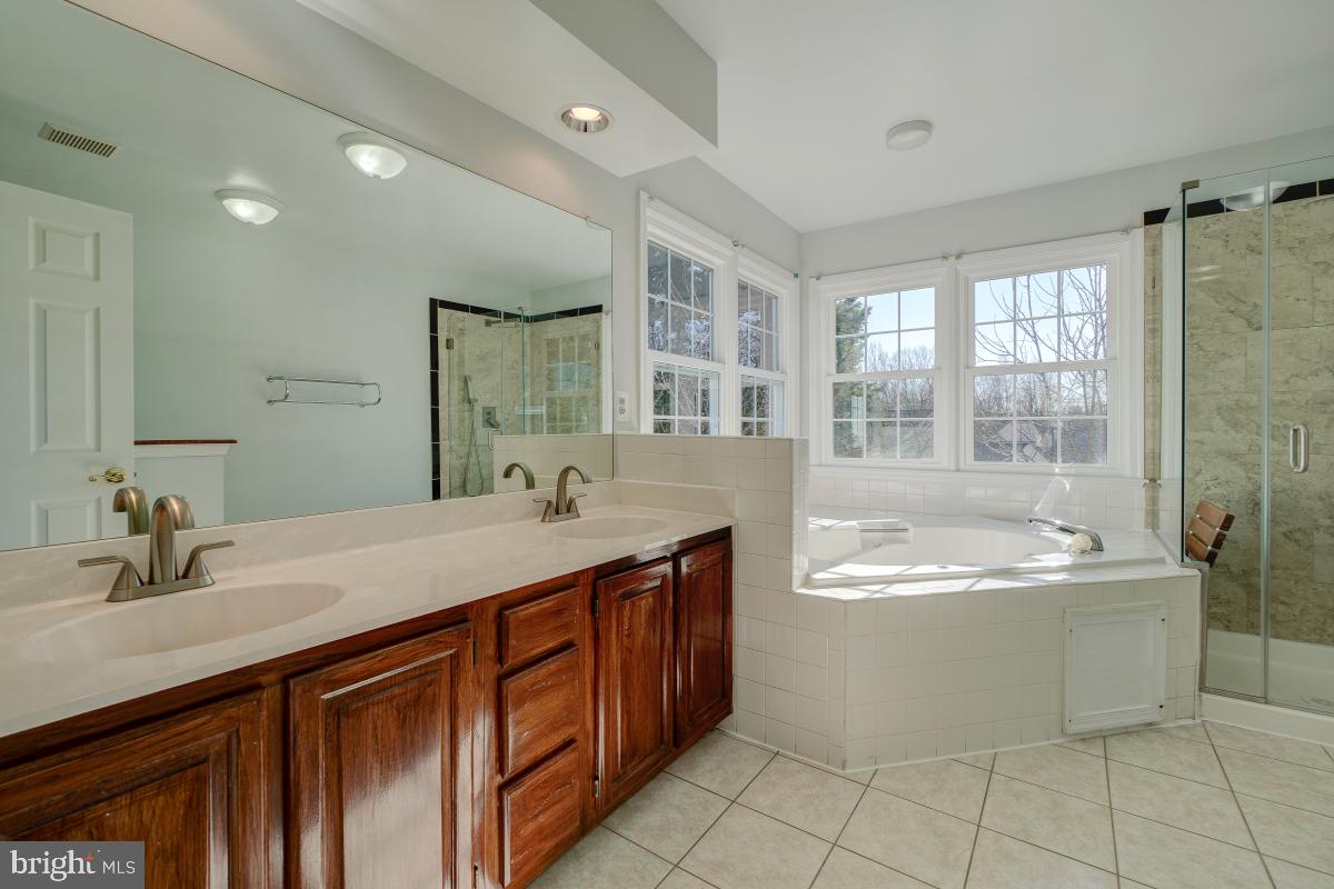 ROSEWOOD MANOR - Residential