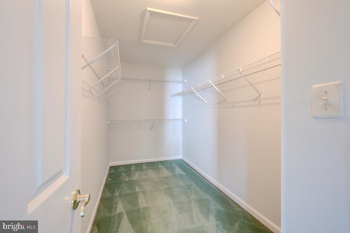 ROSEWOOD MANOR - Residential