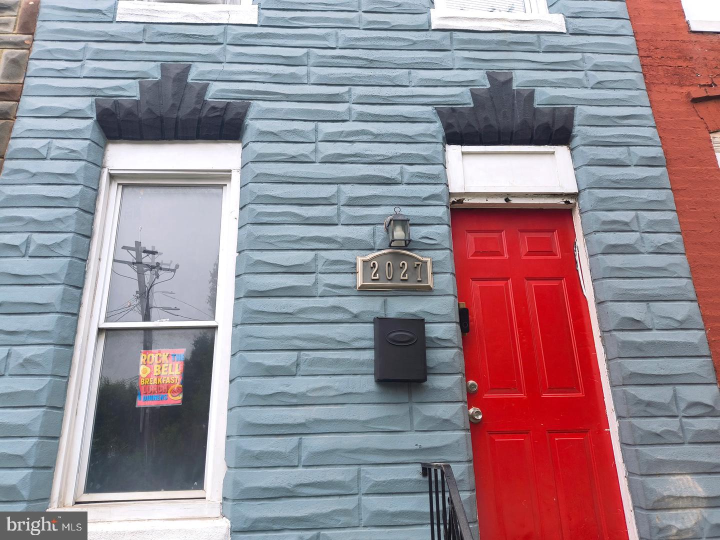 2027 ASHTON STREET