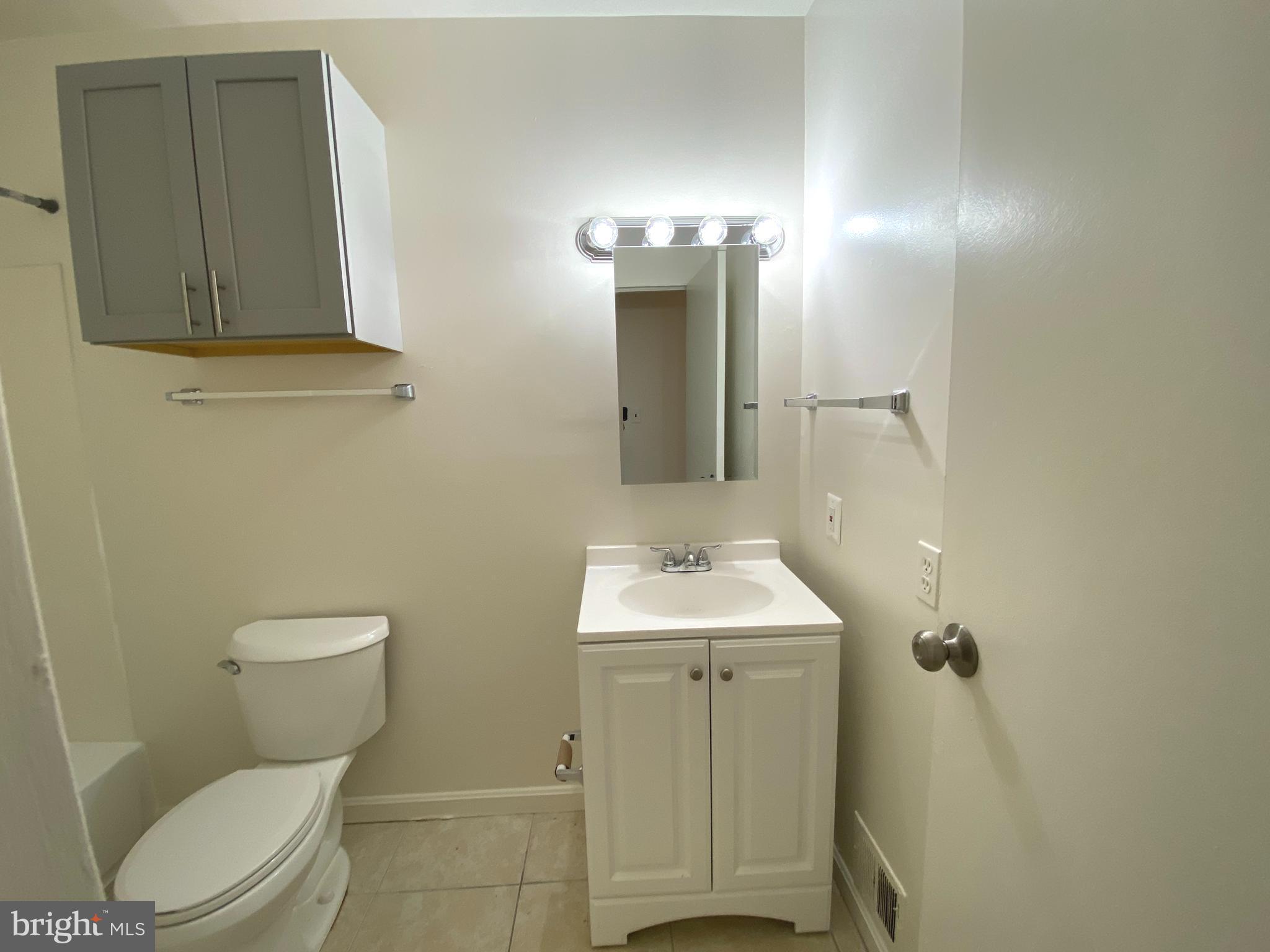 TERRACE TOWNE HOMES OF WOODLAWN - Residential Lease