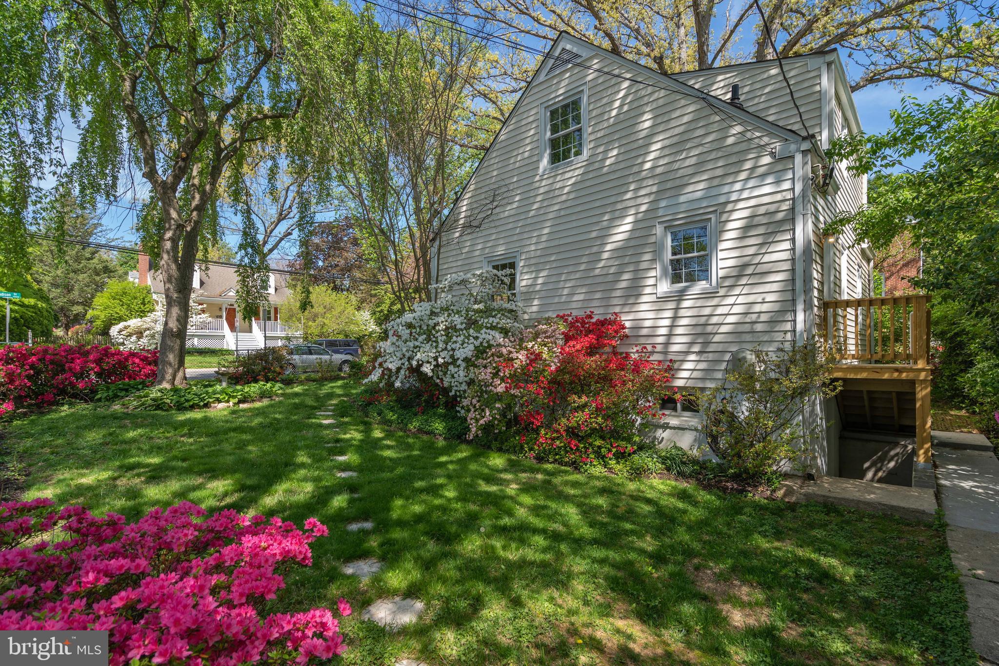 NORTH KENSINGTON - Residential