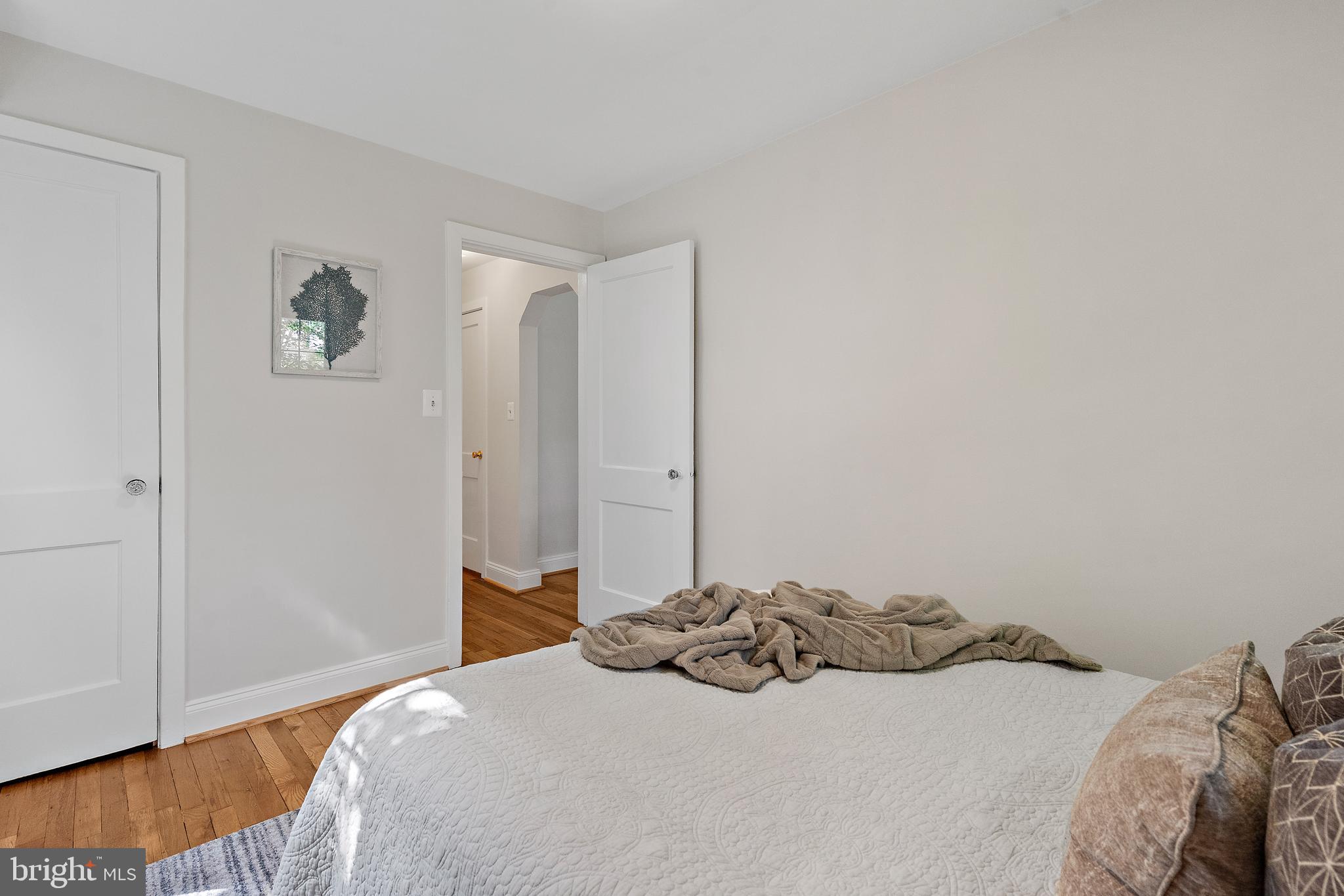 NORTH KENSINGTON - Residential