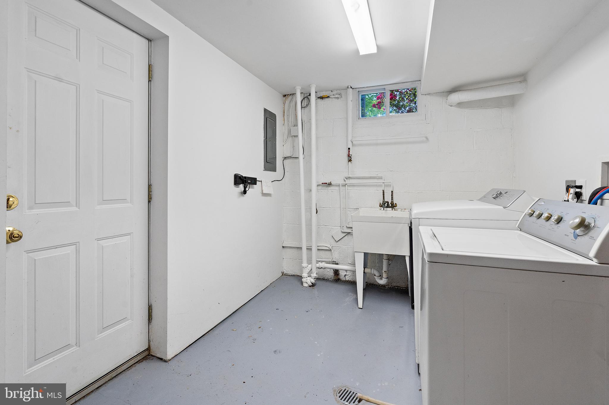 NORTH KENSINGTON - Residential