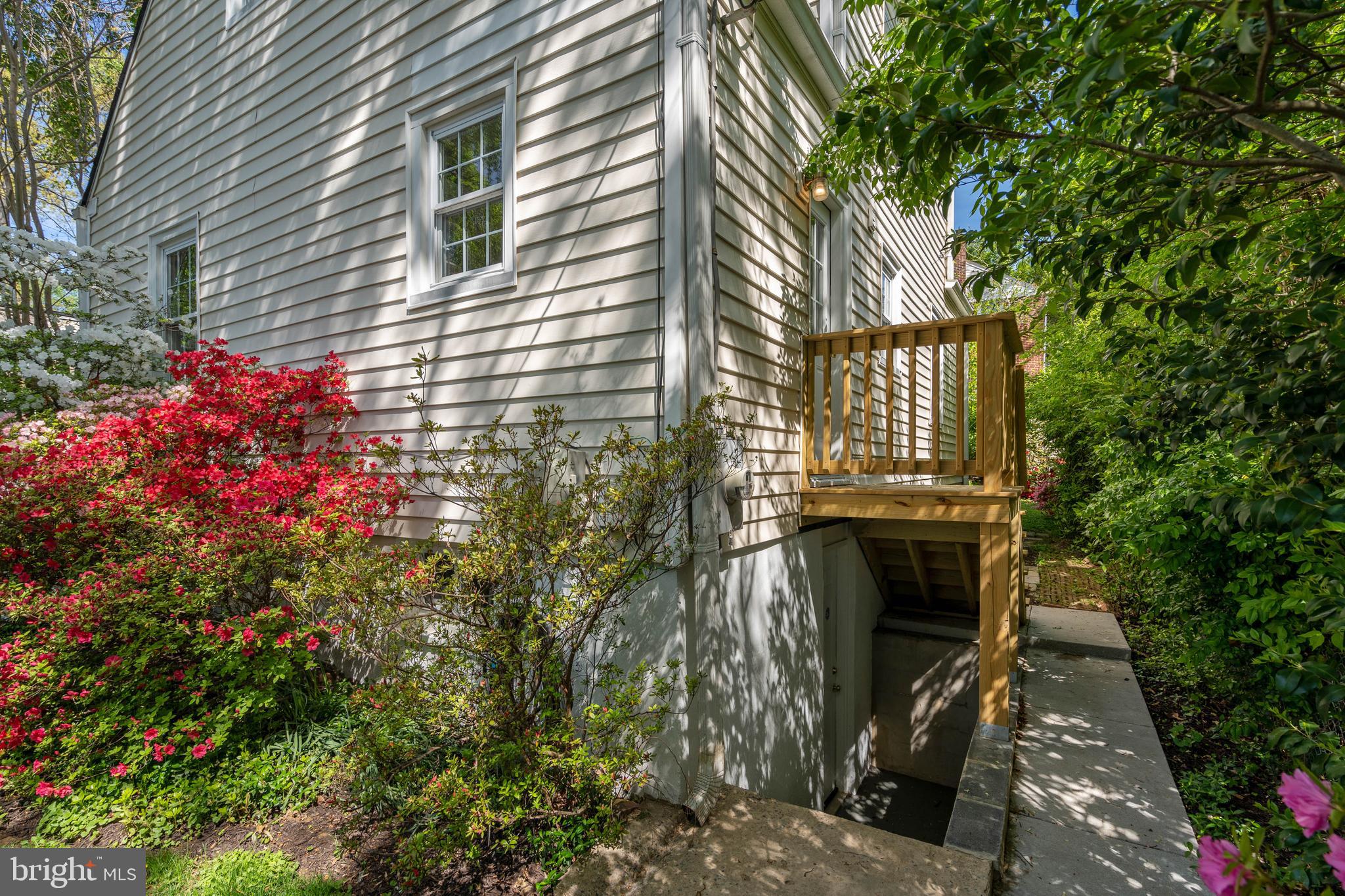 NORTH KENSINGTON - Residential