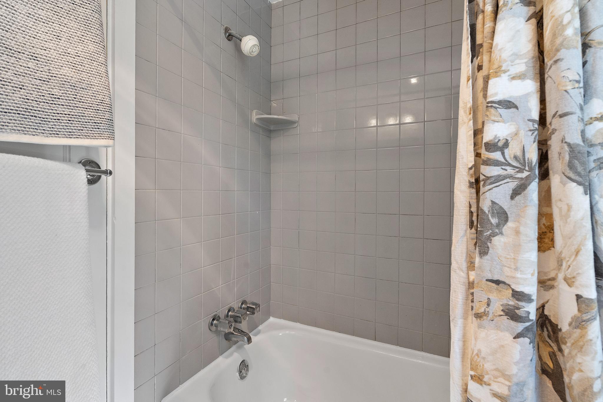 NORTH KENSINGTON - Residential