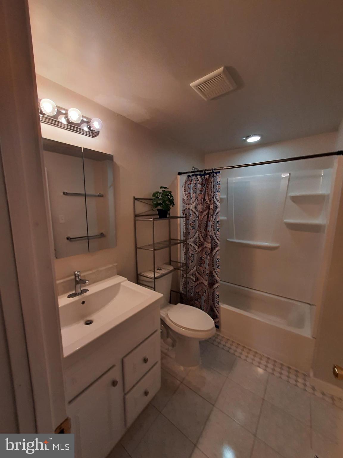 CANTERBURY VILLAGE - Residential Lease