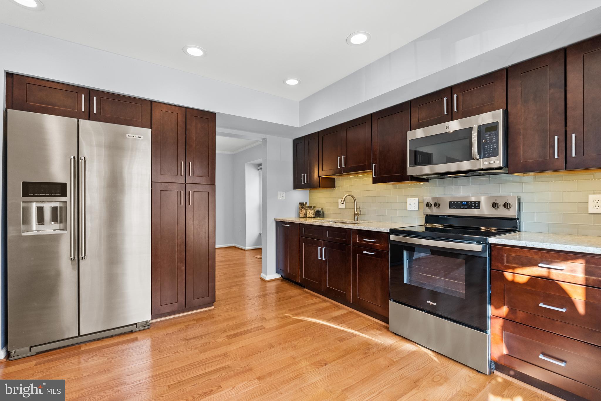 GROSVENOR PARK TOWNHOME CONDOMINIUMS - Residential