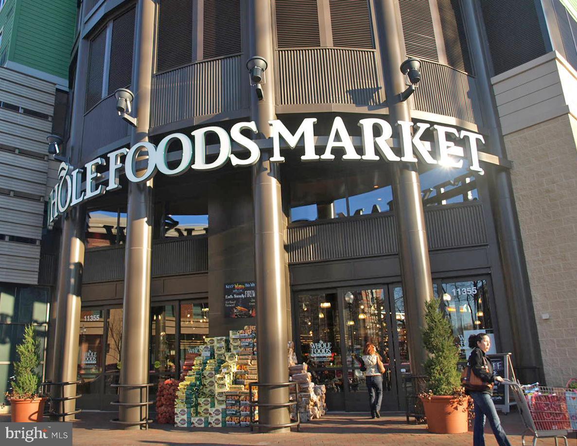 GROSVENOR PARK TOWNHOME CONDOMINIUMS - Residential